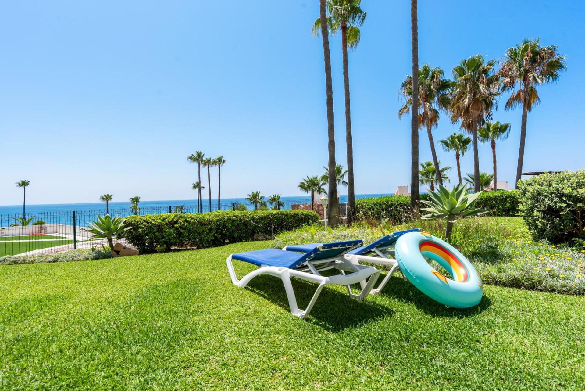 Miraflores Apartments By The Beach Costa Del Sol Sitio de Calahonda Exterior photo